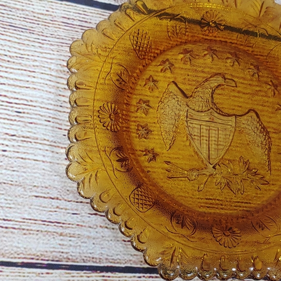 Vintage Amber Glass Patriotic Eagle Plate - Picture 5 of 5